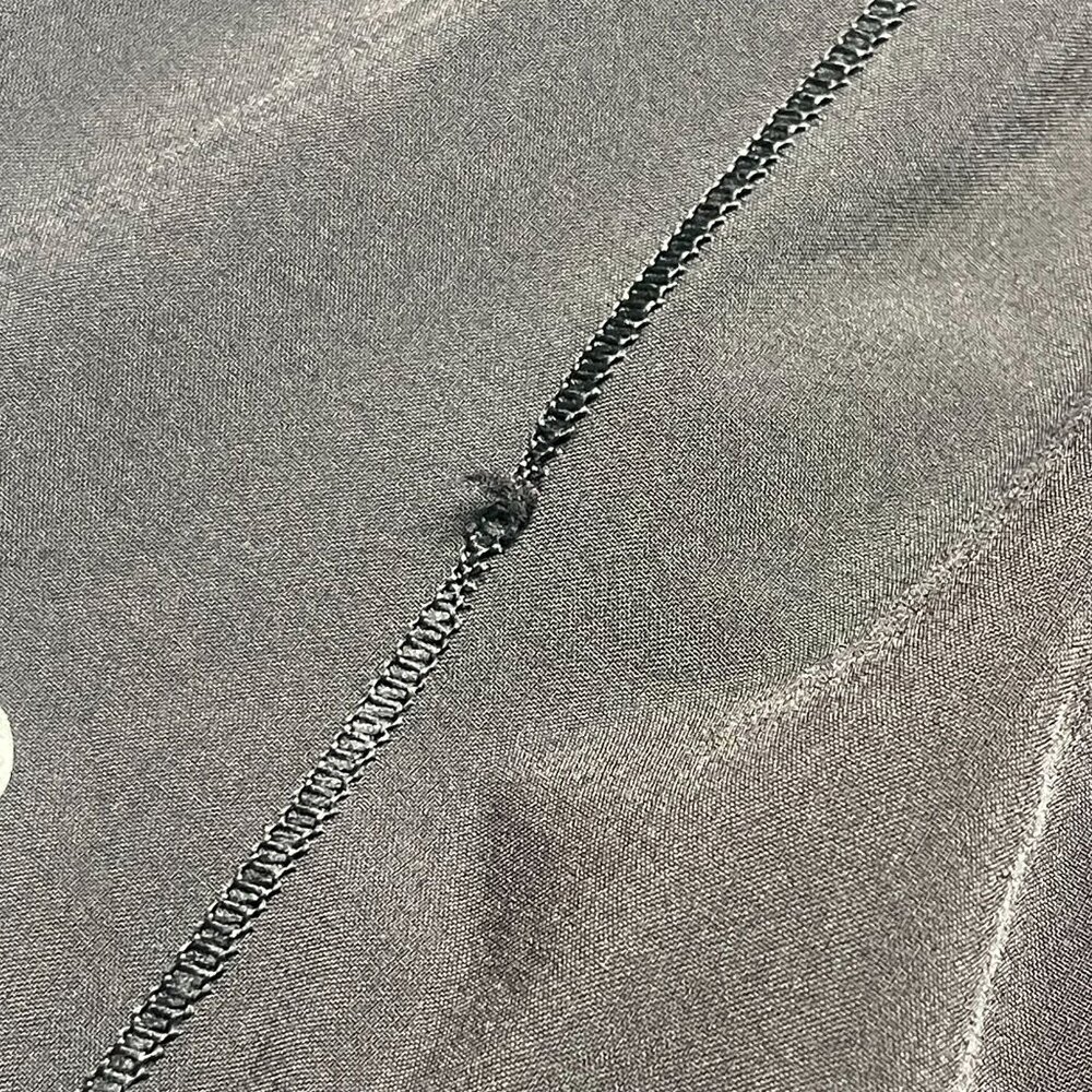 Lululemon Women's Black Hotty Hot Mini Shorts Size 4 - Picture 8 of 8
